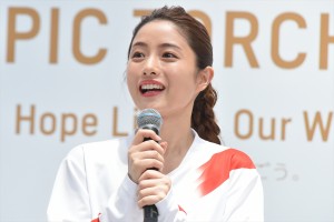 「東京 2020 オリンピック聖火リレー イベント」に登場した石原さとみ