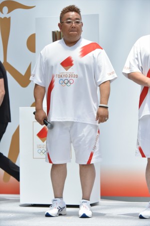 「東京 2020 オリンピック聖火リレー イベント」に登場したサンドウィッチマン・伊達みきお