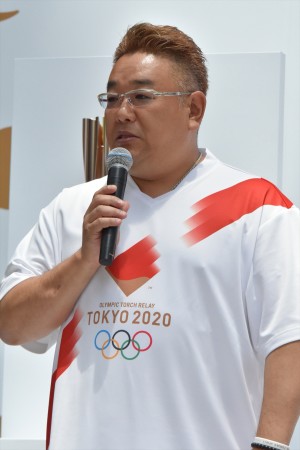 「東京 2020 オリンピック聖火リレー イベント」に登場したサンドウィッチマン・伊達みきお