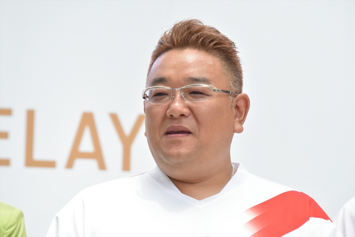石原さとみ、人生初の名刺にニコニコ　サンド伊達「携帯の番号は…」