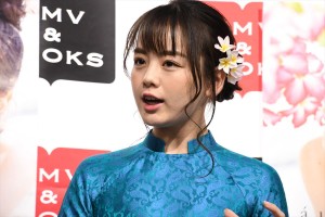 伊原六花、2nd写真集「sáu hoa」会見にて