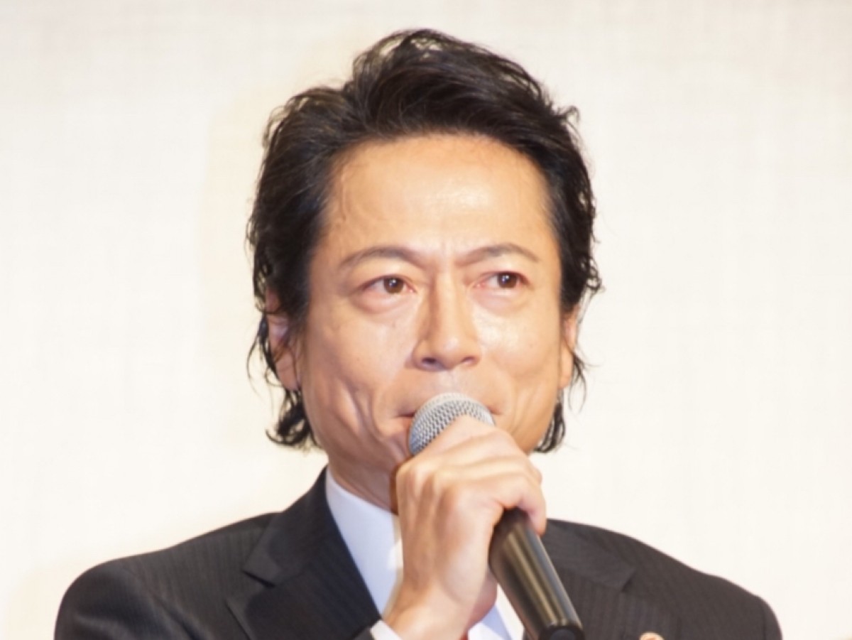 日曜劇場『集団左遷!!』に出演する三上博史