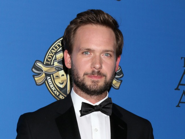 パトリック・J・アダムス、Patrick J. Adams