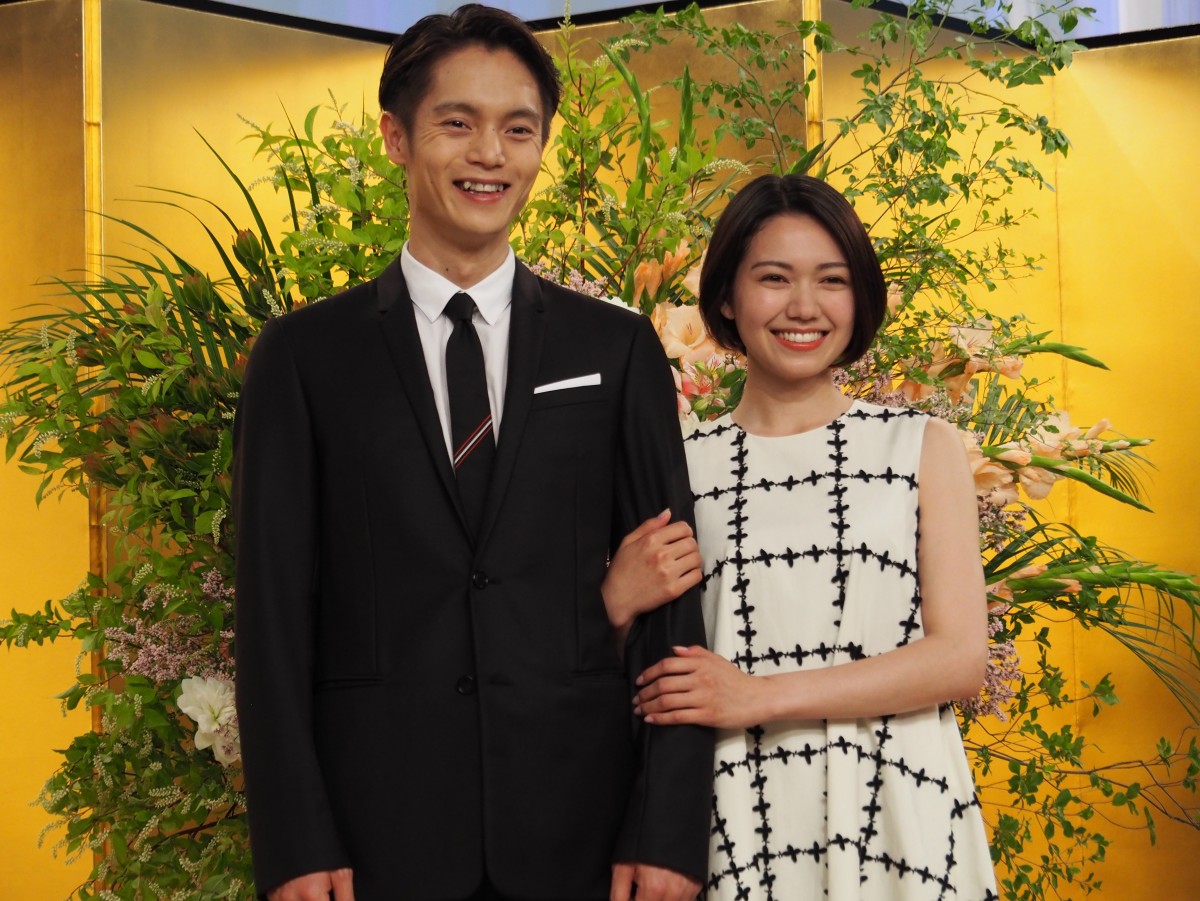 (左から)窪田正孝、二階堂ふみ、朝ドラ『エール』ヒロイン発表会見に登場