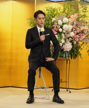 窪田正孝、朝ドラ『エール』ヒロイン発表会見に登場