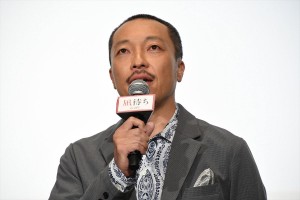 映画『凪待ち』完成披露試写会に登場した音尾琢真