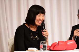 入籍発表会見に登場した山崎静代