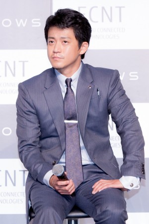 小栗旬、『arrows』シリーズ 2019年夏モデル新商品・新CM発表会に登場