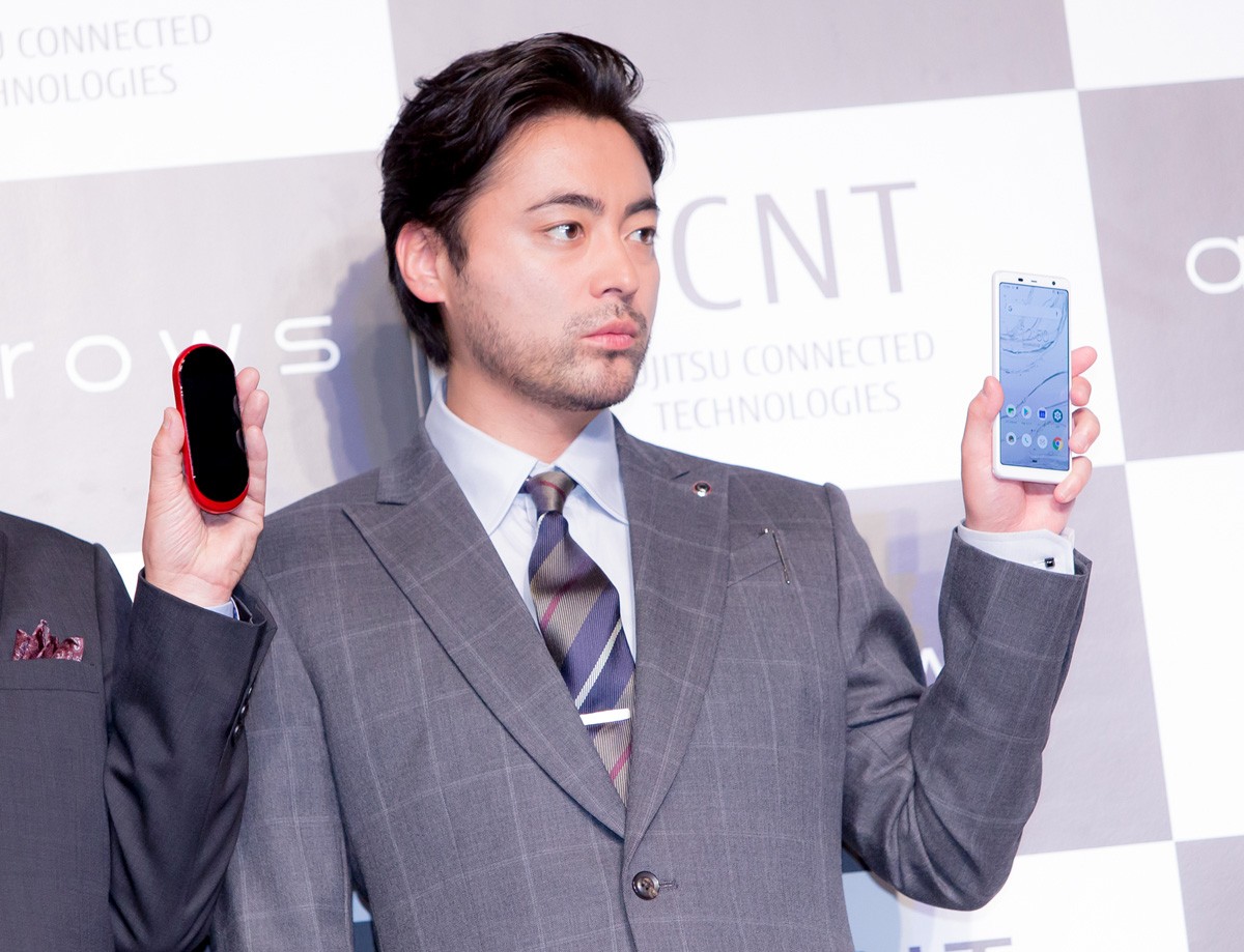 小栗旬、高所恐怖症を告白　CM共演の山田孝之は「知らなかった」