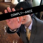 『COMPLY＋－ANCE』より