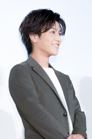 映画『町田くんの世界』公開記念舞台挨拶に登壇した岩田剛典