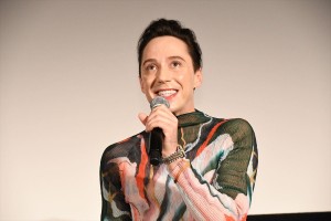 映画『氷上の王、ジョン・カリー』舞台挨拶付上映イベントに登場したジョニー・ウィアー