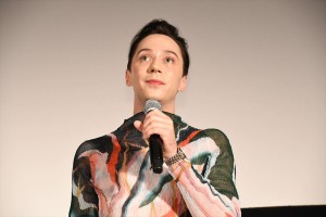 映画『氷上の王、ジョン・カリー』舞台挨拶付上映イベントに登場したジョニー・ウィアー