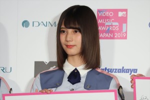 小坂菜緒、『大丸・松坂屋アプリ』サービス及びキャンペーン発表会、『MTV VMAJ 2019 -THE LIVE-』MC発表会に登場