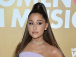 アリアナ・グランデ、急死した元恋人マック・ミラーの地元公演で涙