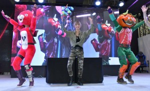 最上もが、東京おもちゃショー2019『フォートナイト フィギュア発売決定記念ステージ』に登場