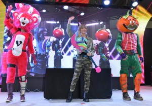 最上もが、東京おもちゃショー2019『フォートナイト フィギュア発売決定記念ステージ』に登場