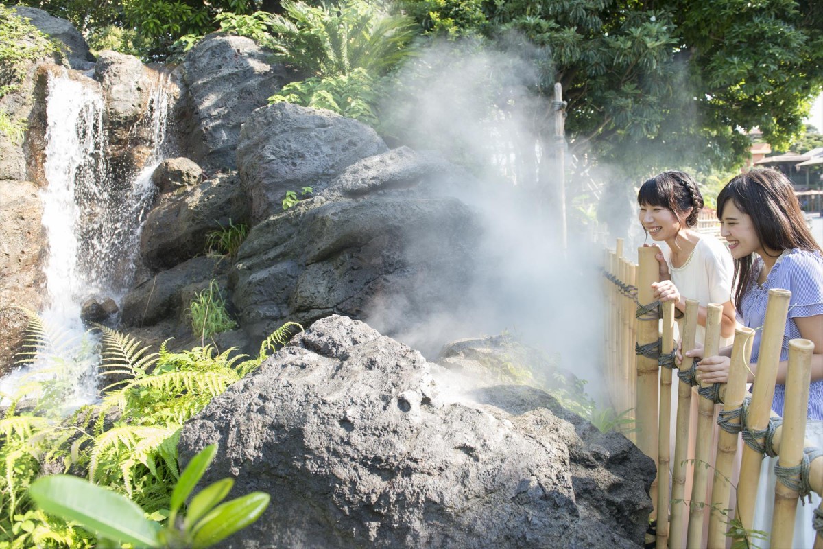 TDR、7．9から夏のプログラム開始！ 6年ぶりに夜の城前ショー復活