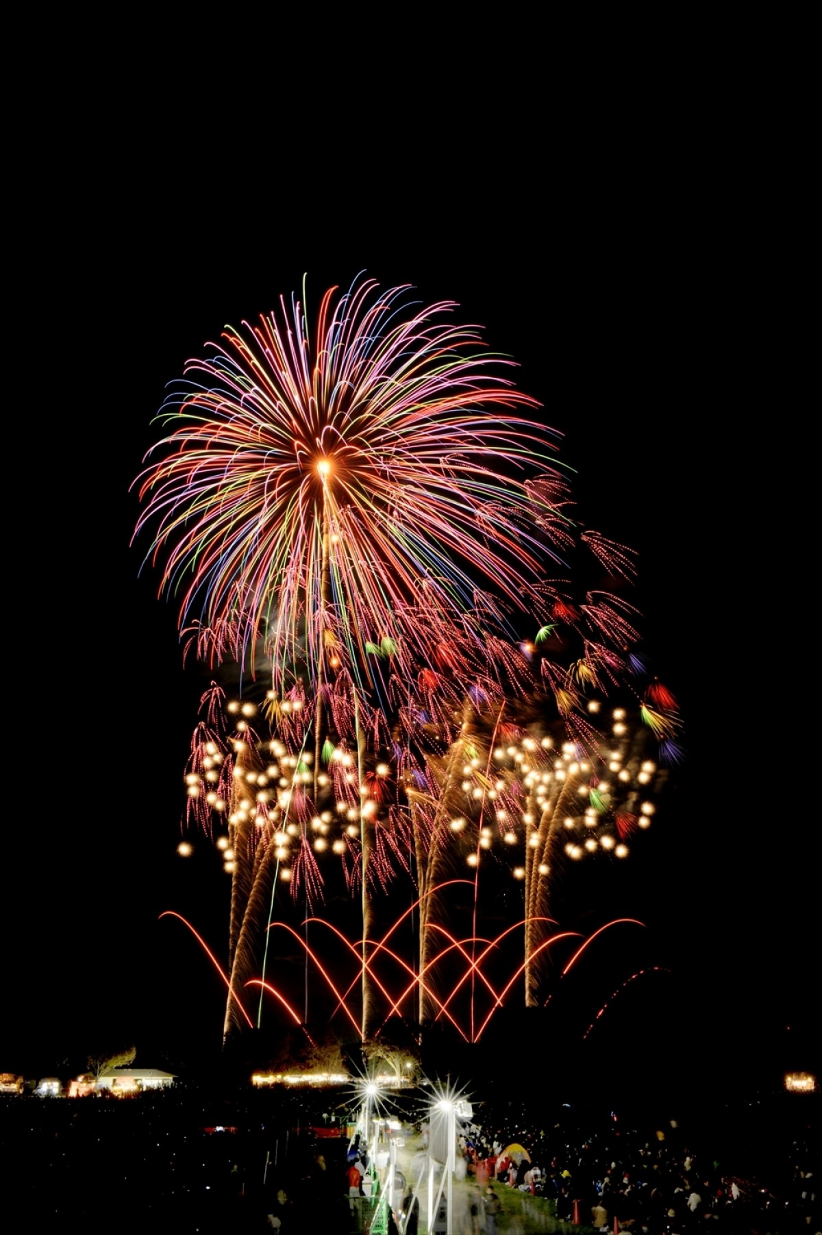 今年で61回目を迎える立川の夏の風物詩＜国営昭和記念公園花火大会＞（写真は2018年開催の模様）
