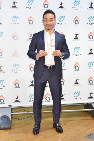 自身のプロデュースした食事法「FAT ADAPT」発表会に登場した長友佑都