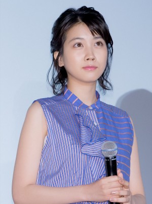 『きみと、波にのれたら』初日舞台挨拶に登場した松本穂香
