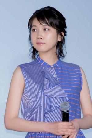 『きみと、波にのれたら』初日舞台挨拶に登場した松本穂香