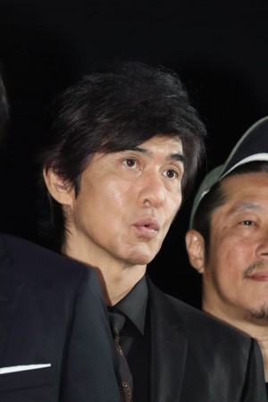 佐藤浩市、映画『ザ・ファブル』公開記念舞台挨拶に出席