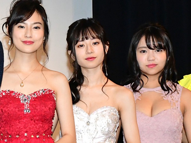 『都立水商!~令和~』に出演する(左から)恒松祐里、伊藤萌々香、大原優乃