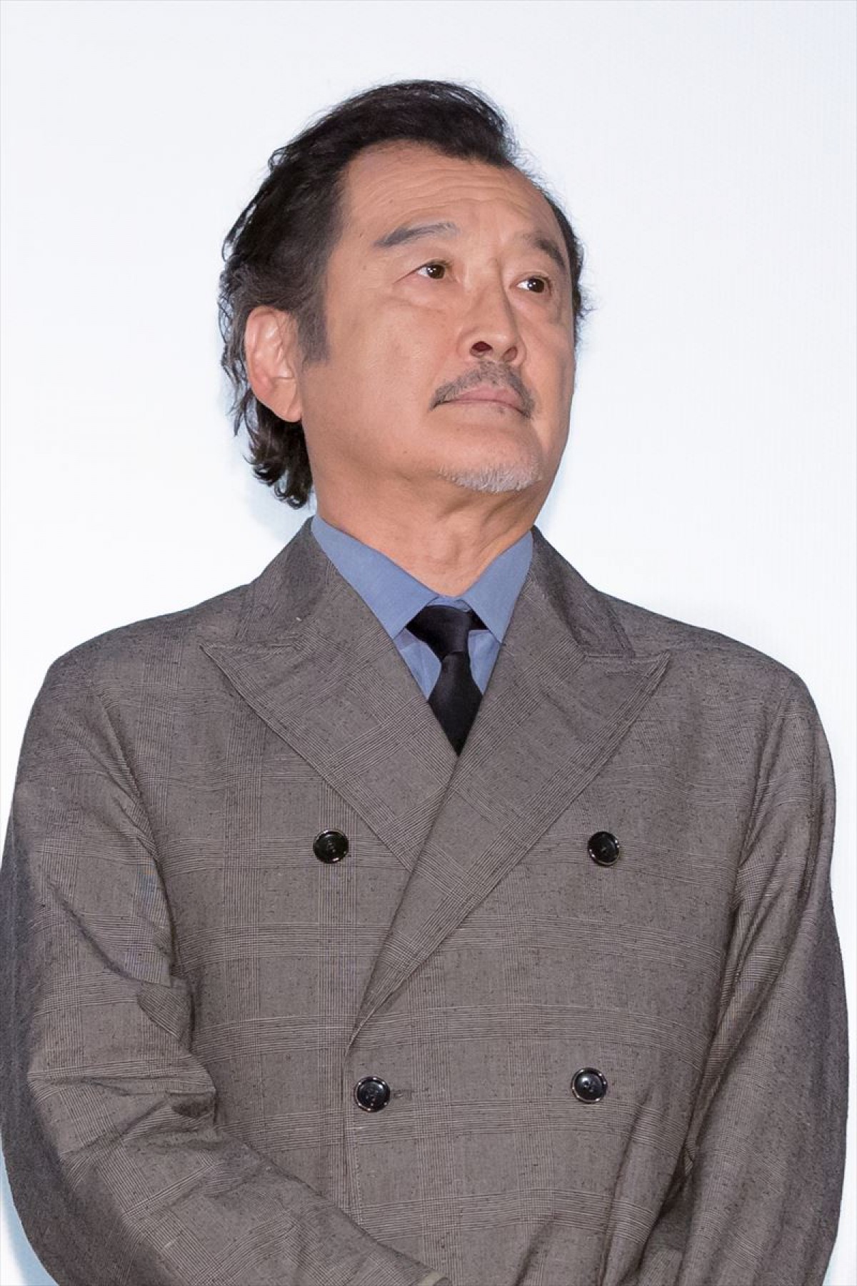  坂口健太郎、肉体美に自信？ 財前直見の“暴露”に会場大盛り上がり