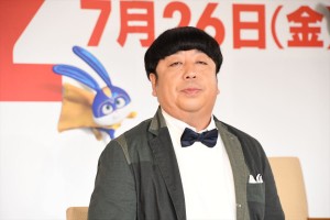映画『ペット2』吹替版完成会見に登場した日村勇紀（バナナマン）