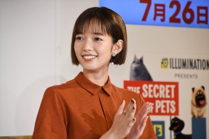 映画『ペット2』吹替版完成会見に登場した佐藤栞里