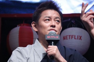 Netflix オリジナルシリーズ『ストレンジャー・シングス 未知の世界3』“夏祭り”イベントに登場した井戸田潤（スピードワゴン）