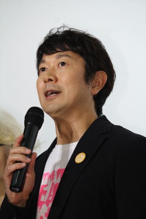 映画『こはく』完成披露上映会・舞台挨拶に登場した大橋彰（アキラ100％）