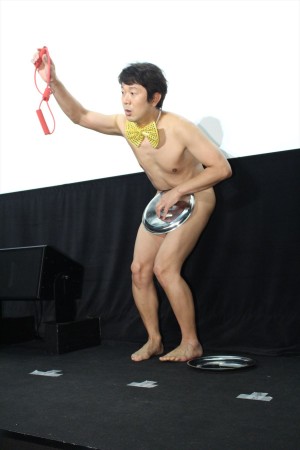 映画『こはく』完成披露上映会・舞台挨拶に登場した大橋彰（アキラ100％）