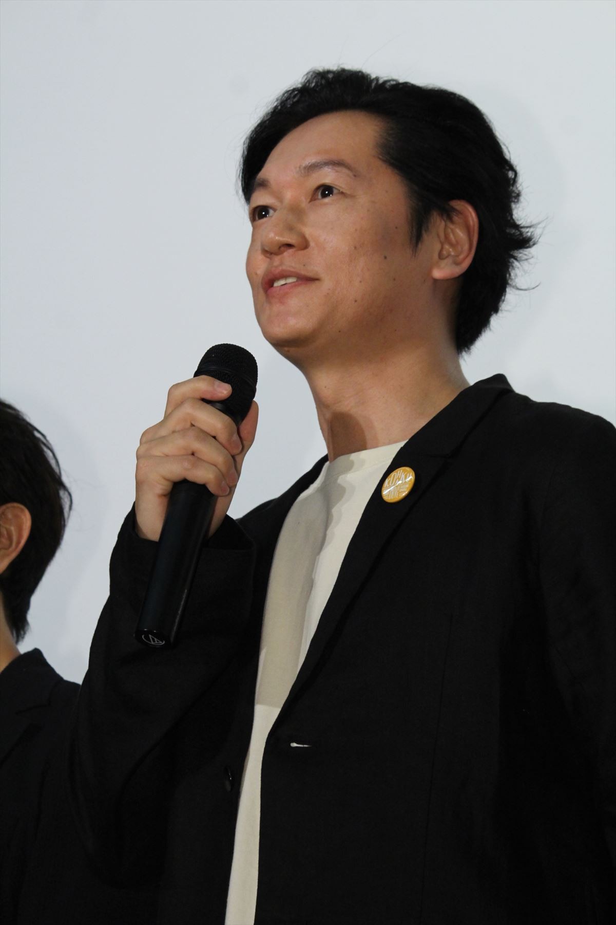 アキラ100％も「異常な緊張」 “裸芸”で遠藤久美子の妊娠を祝福