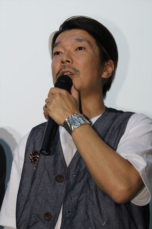 映画『こはく』完成披露上映会・舞台挨拶に登場した横尾初喜監督