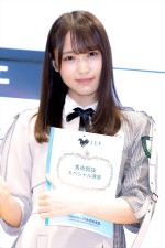 「馬術競技スペシャル講座 with 菅井友香」に登場した菅井友香