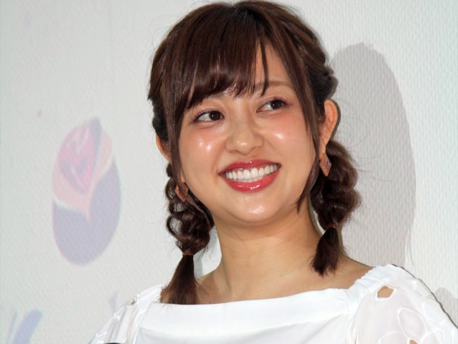 ファン驚き 菊地亜美の白塗りフェイスに 怖い怖い どうした の声 19年12月29日 エンタメ ニュース クランクイン