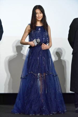 映画『凪待ち』初日舞台挨拶に登場した恒松祐里