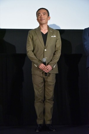 高橋和也、『新聞記者』公開記念舞台挨拶に登場