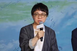 映画『天気の子』製作報告会見に登場した新海誠監督