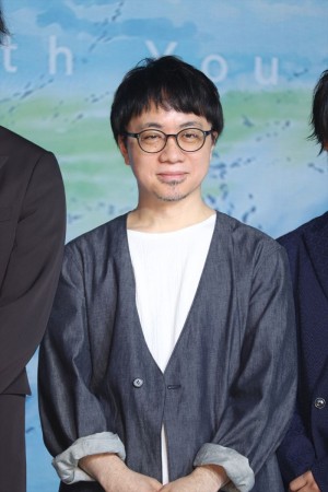 映画『天気の子』製作報告会見に登場した新海誠監督