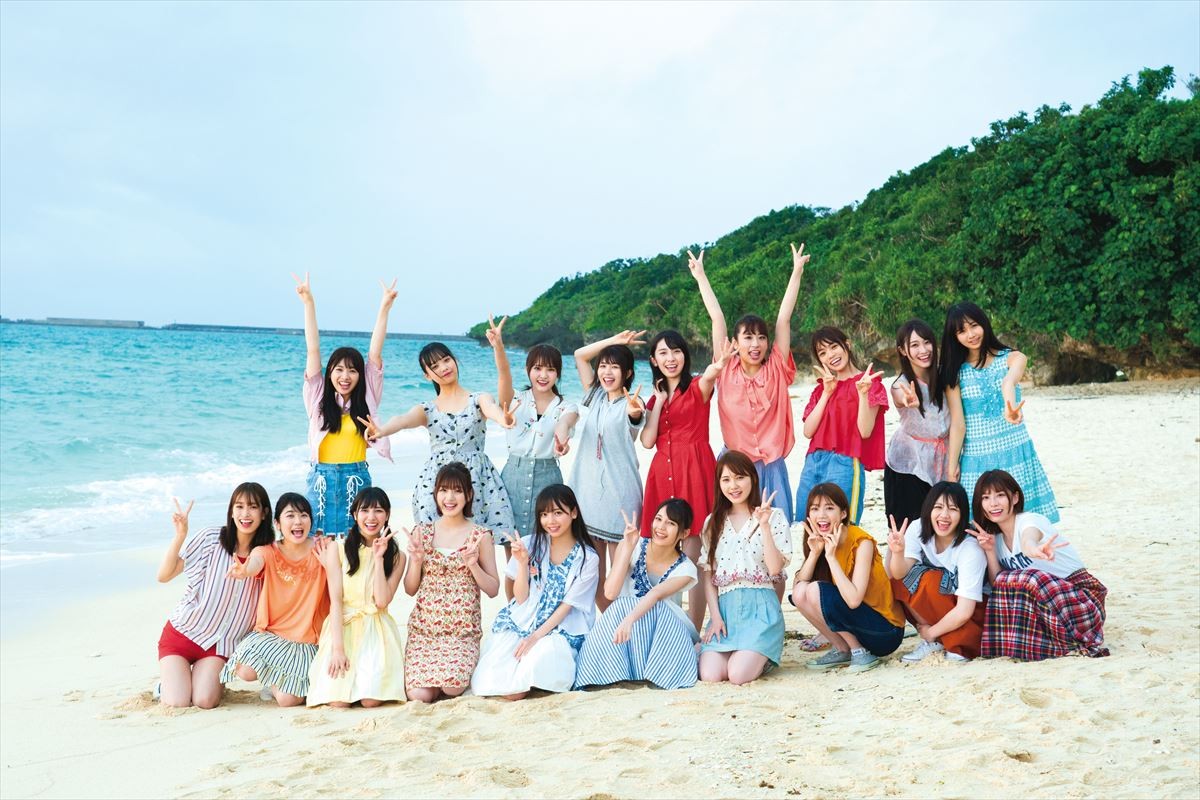 日向坂46 1st写真集『(タイトル未定)』公開カット