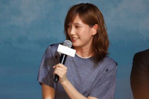 映画『天気の子』製作報告会見に登場した本田翼