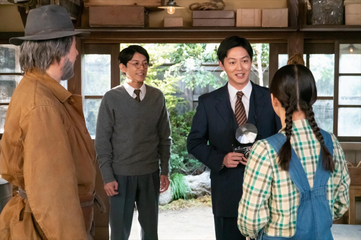 『なつぞら』清原果耶を優しく見守る草刈正雄に「早くもデレてる」の声
