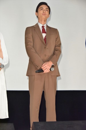『アンダー・ユア・ベッド』舞台挨拶付き完成披露上映会に登場した高良健吾