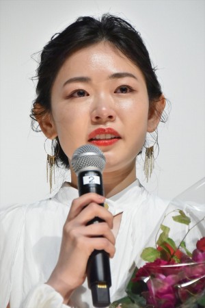 『アンダー・ユア・ベッド』舞台挨拶付き完成披露上映会に登場した西川可奈子