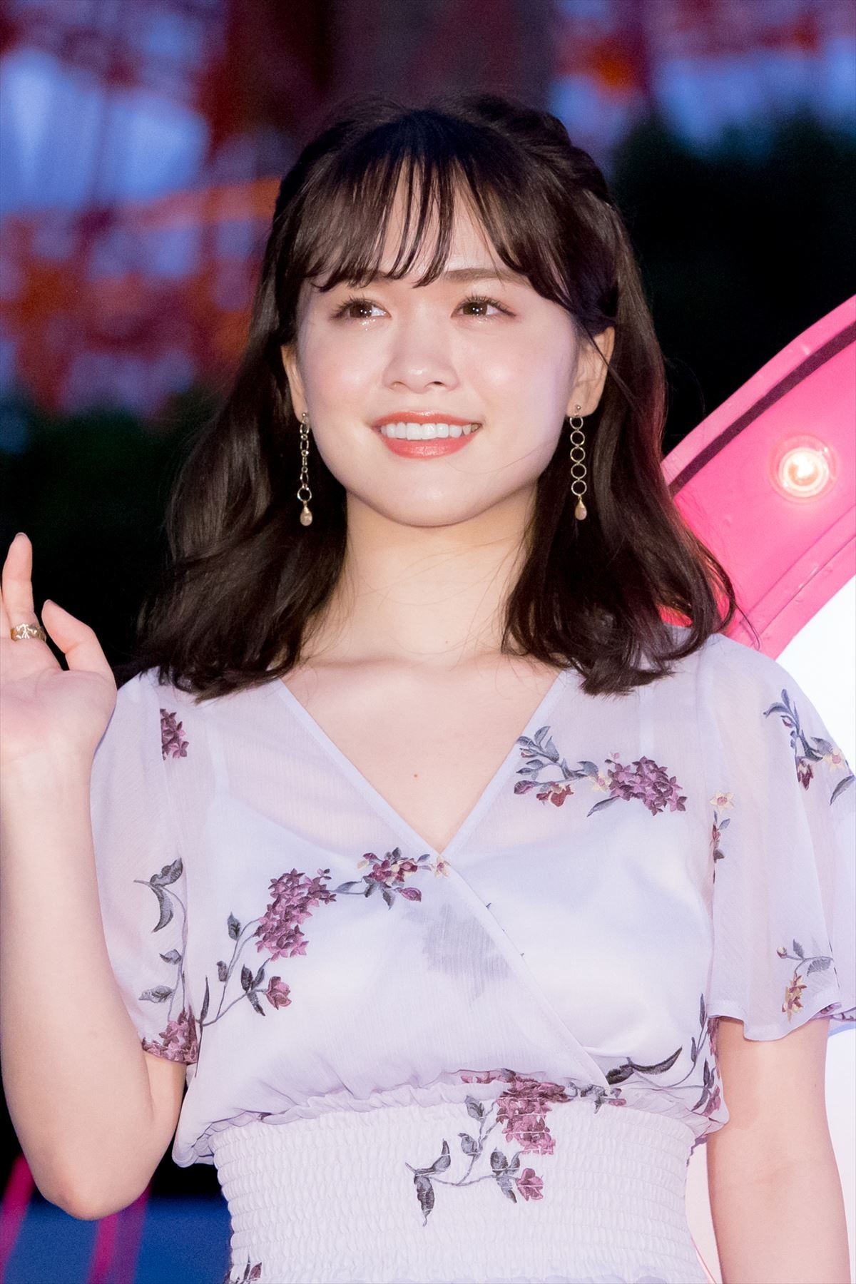 ゆうこす＆菜波、水着美女100名とプール開き 「もっとモテたい」野望語る