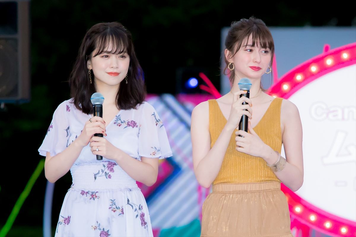 ゆうこす＆菜波、水着美女100名とプール開き 「もっとモテたい」野望語る