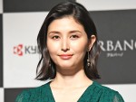 【写真】橋本マナミ、胸元のレースがセクシー　エレガントなドレス姿にうっとり